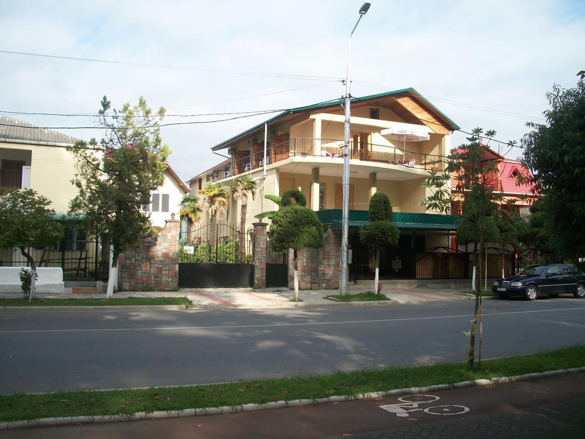 Magnolia Hotel Agmashenebeli Кобулеті Екстер'єр фото